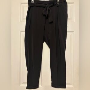 Torrid Pull-On High-Rise Crepe Pant, size 00S (10P) Ankle length, Black